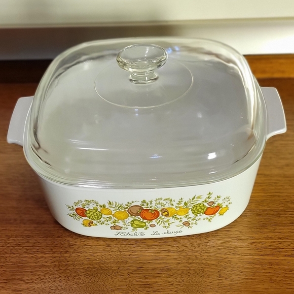 4 Quart Marjolaine Corning Ware Casserole Dish. - Picture 7 of 7
